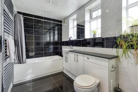 1 Seven Stars-bathroom2.jpg