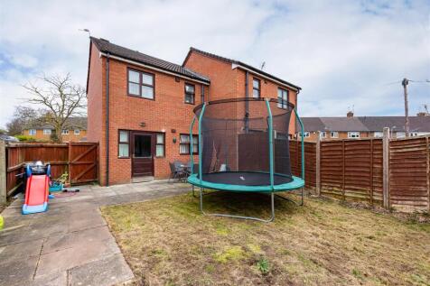 49 Dingle Road-External.jpg