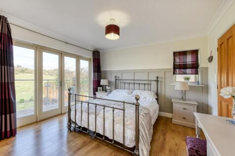 32 Post Office Road-bed1a.jpg
