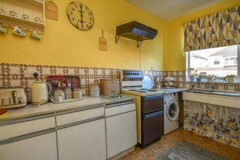 51 Swan Bank-Kitchen.jpg