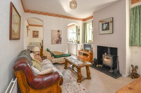 51 Swan Bank-Living Room.jpg