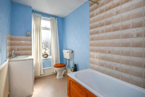 51 Swan Bank-Bathroom.jpg