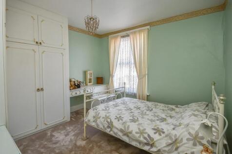 51 Swan Bank-Bedroom 1.jpg