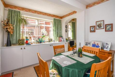 51 Swan Bank-Dining Area.jpg