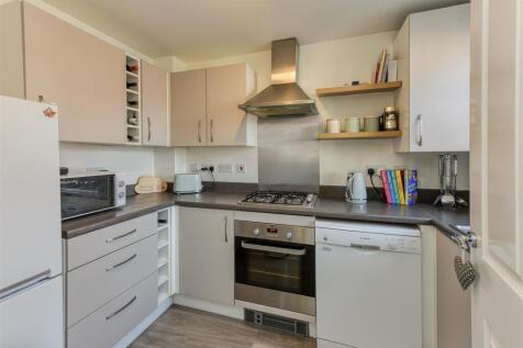 4 Marl Way-kitchen.jpg