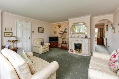 10 Chestnut Drive-Living Room.jpg