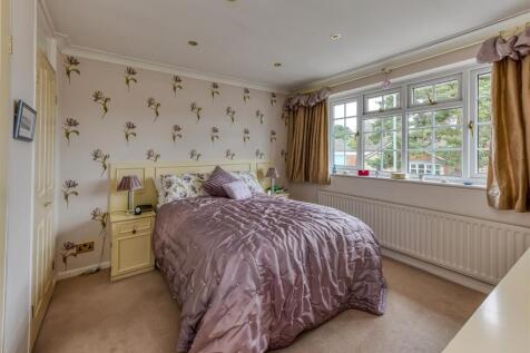 10 Chestnut Drive-Bedroom 1.jpg