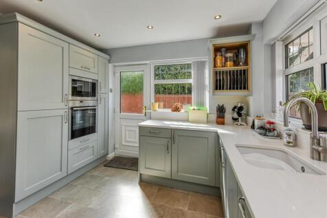 4 The Grange-Kitchen (2).jpg