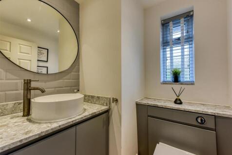 149 Mount Road-Cloakroom.jpg