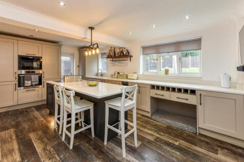 149 Mount Road-Kitchen (2).jpg