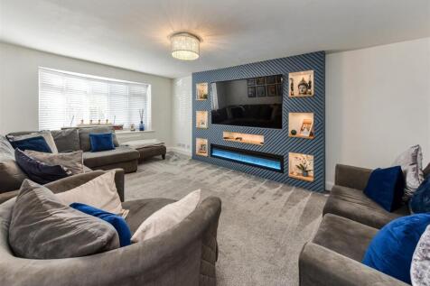 18 Brindley Close-Living Room.jpg