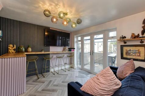18 Brindley Close-Sitting Room (2).jpg