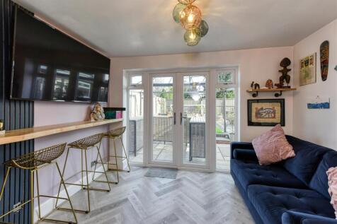 18 Brindley Close-Sitting Room.jpg