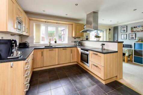 35 Penleigh Gardens-kitchen RevA.jpg
