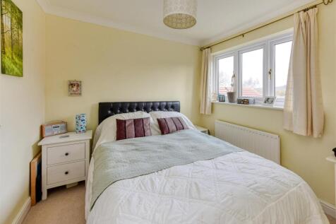 35 Penleigh Gardens-bed2.jpg