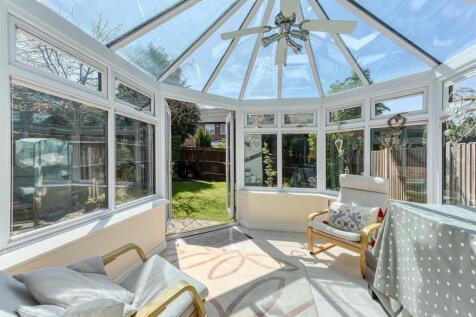 35 Penleigh Gardens-conservatory MAY25.jpg