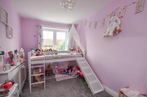 11 Penleigh Gardens-Bedroom 3.jpg