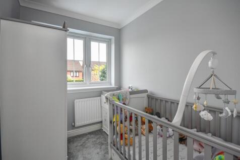 11 Penleigh Gardens-Bedroom 4.jpg