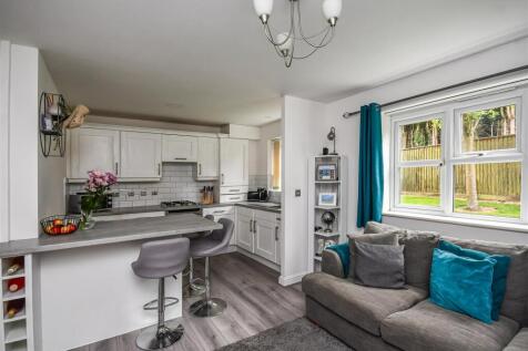 20 Cygnet Court-Kitchen Living Room.jpg