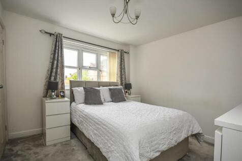 20 Cygnet Court-Bedroom 1.jpg