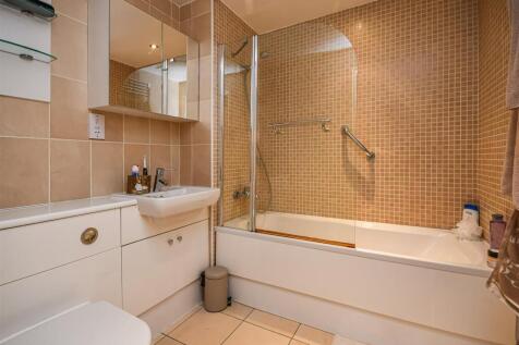 9 Windmill Fold-Bathroom.jpg