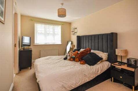 9 Windmill Fold-Bedroom 1.jpg