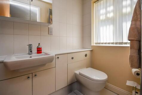 9 Windmill Fold-En Suite.jpg
