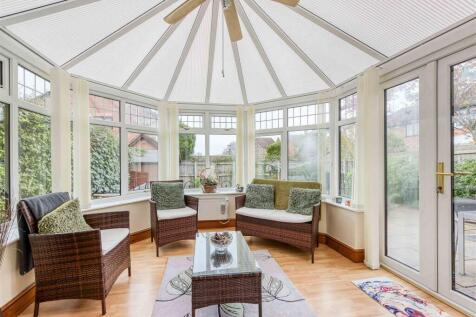 19 Penleigh Gardens-conservatory.jpg