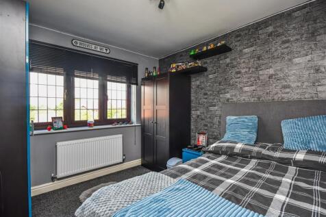 19 Penleigh Gardens-Bedroom 3.jpg