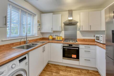 27 Gittins Park-Kitchen.jpg