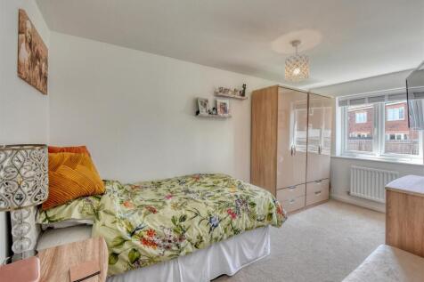 27 Gittins Park-Bedroom 2.jpg