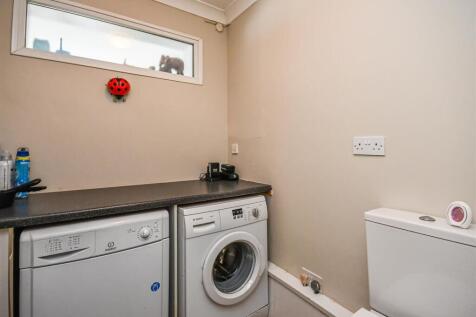 44 Sandringham Road-Cloakroom.jpg