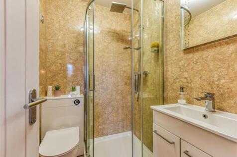 67 Foley Grove-En Suite.jpg
