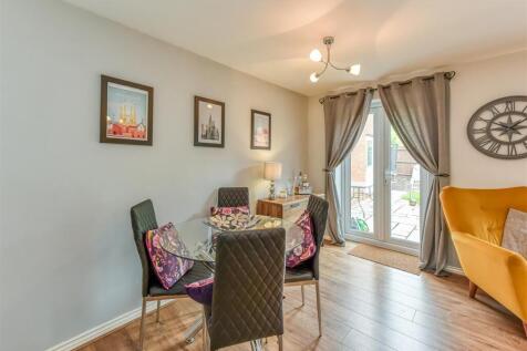 5 Taper Close-Living Room (4).jpg
