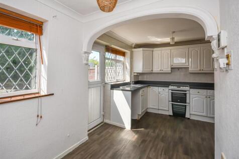 12 Calvin Close-Kitchen.jpg