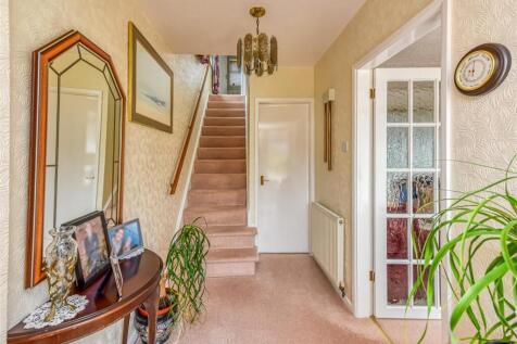 49 Common Road-Hall.jpg