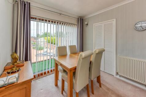 49 Common Road-Dining Area.jpg