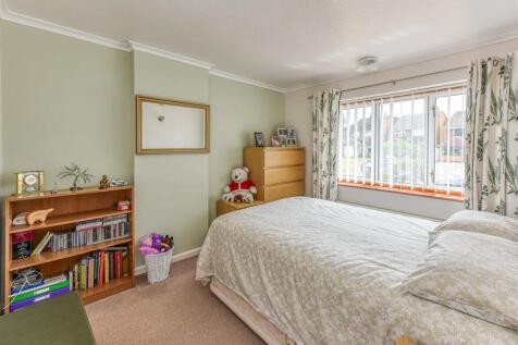 49 Common Road-Bedroom 1.jpg