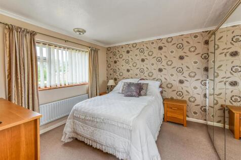 49 Common Road-Bedroom 2.jpg