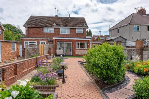 49 Common Road-External.jpg