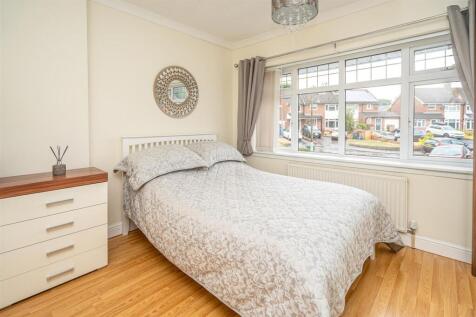 9 Sutherland Drive - Bedroom 2.jpg
