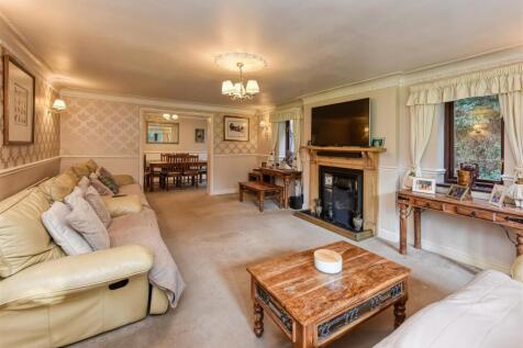 Earlswood Lodge-Living Room.jpg