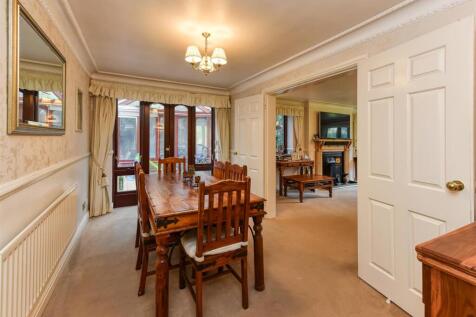 Earlswood Lodge-Dining Room.jpg