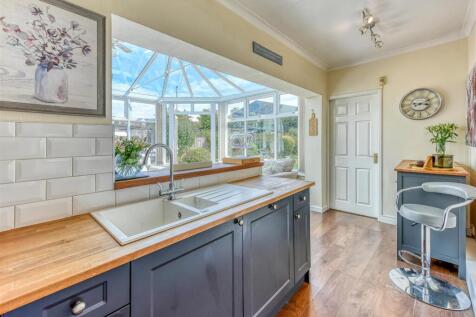 135 Sedgley Road-Kitchen Conservatory (2).jpg