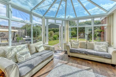 135 Sedgley Road-Kitchen COnservatory (5).jpg