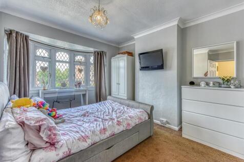 135 Sedgley Road-Bedroom 2.jpg