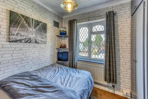 135 Sedgley Road-Bedroom 3.jpg