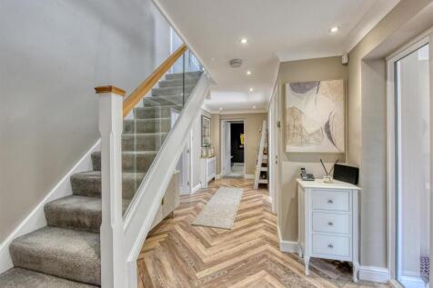 9 Virginia Drive-Hallway (2).jpg