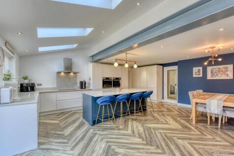 9 Virginia Drive-Kitchen (2).jpg