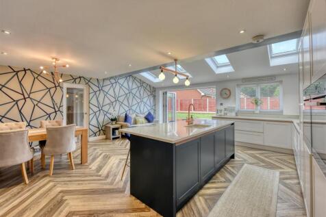 9 Virginia Drive-Kitchen (5).jpg